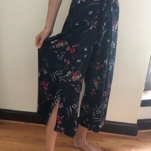 Stradivarious (Zara) floral palazzo capri pants
